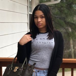 Meet your Posher, Alexis